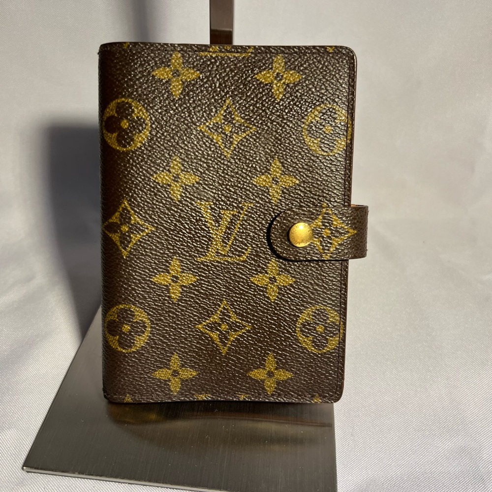 Louis Vuitton monogram small ring agenda cover